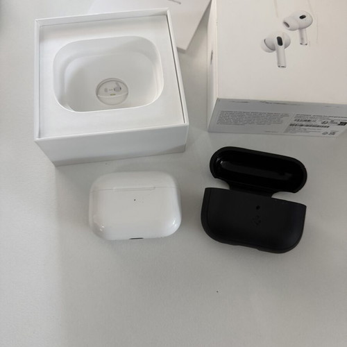 Apple AirPods Pro 2 like new with Spigen silicone case