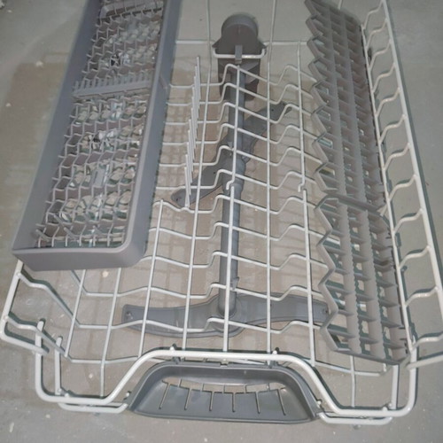 Upper dishwasher basket Siemens Bosch Pitsos like new with water sprayer and holders