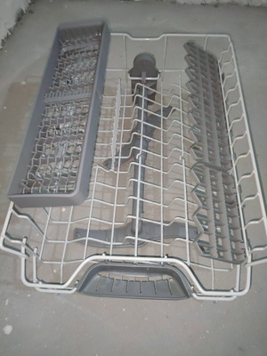 Upper dishwasher basket Siemens Bosch Pitsos like new with water sprayer and holders