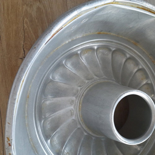 Vintage cake pan used, 25cm diameter, Greek made