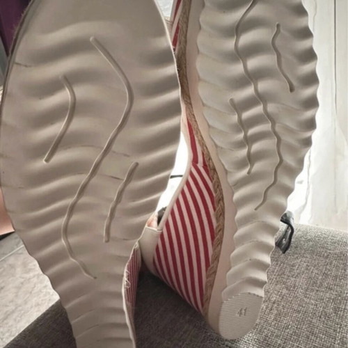 Marco Tozzi platform sandals size 40-41 new, white with striped heel
