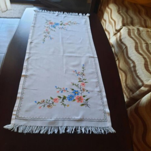 Embroidered table runner like new