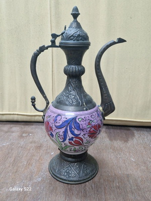 Κανάτα μπρούτζινη με πορσελάνη μεταχειρισμένη, ύψος 34cm