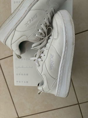 Skechers sneakers