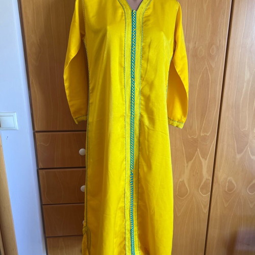 Yellow Moroccan kaftan satin with cotton like new