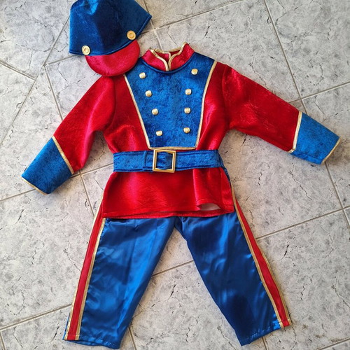 Children's tin soldier costume like new, size 6 (4-6 years)