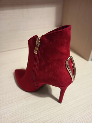 Migato red ankle boots size 38 like new
