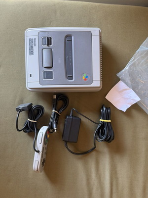 Super Nintendo Entertainment System SNES like new with all accessories