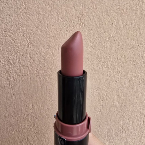 Nyx eyeshadow unused and lipstick lightly used