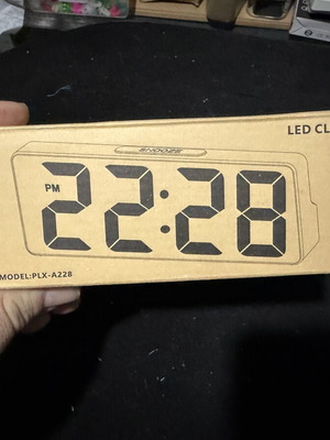 Digital LED alarm clock with USB power