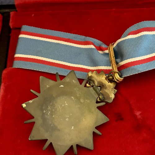 Medal of Valor and Honor Fire Service Greece like new in luxury case
