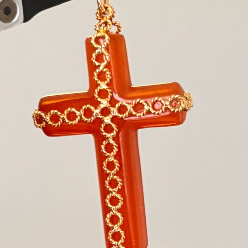 Carnelian cross set in 18k gold like new