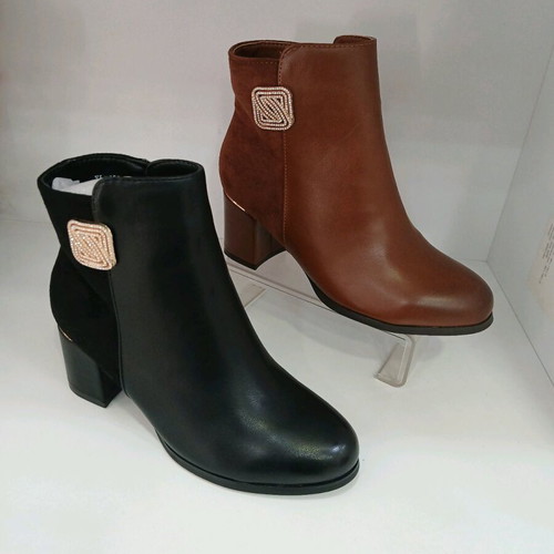 Women's boots new, black and brown, size 38