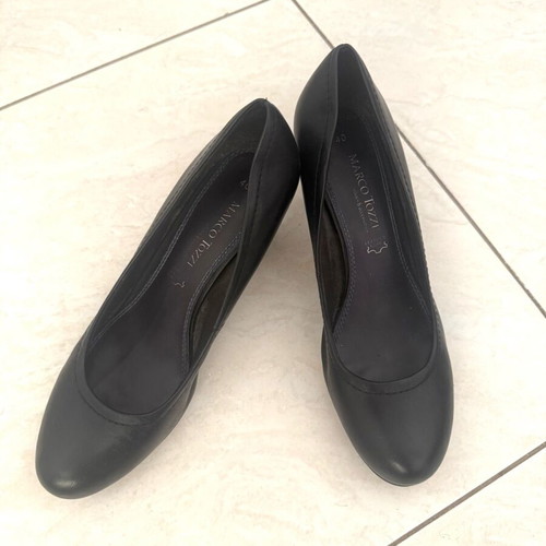Marco Tozzi leather pumps like new, size 40, black