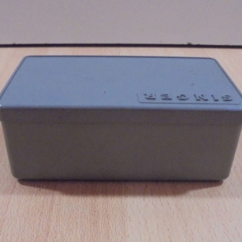 Singer old plastic storage box for threads and needles used