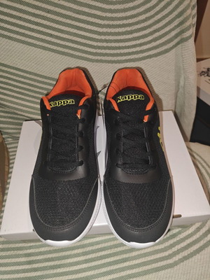 Kappa Logo Boldy Kid sneakers new, black with yellow details