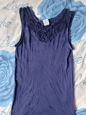 T-shirt with embroidery ragno size small navy blue like new