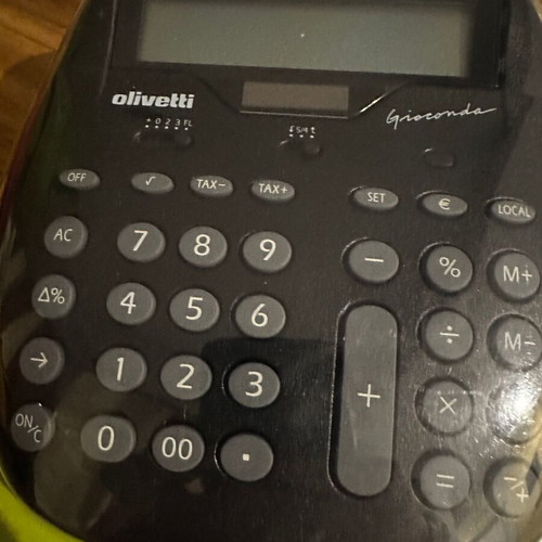Olivetti Gioconda calculator new with dual-color backlight display