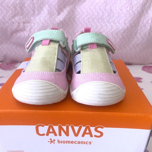 Biomecanics baby shoes size 20 like new, canvas, pastel colors
