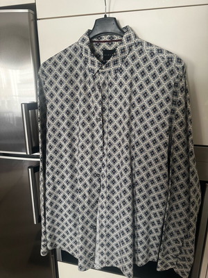 Sisley Slim Fit Shirt XL like new