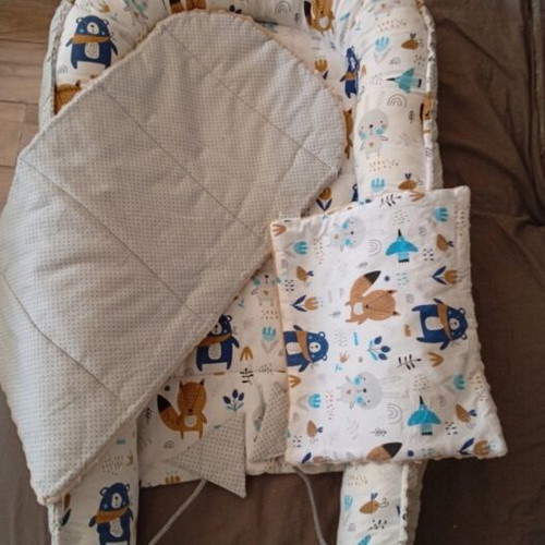Medipartners baby nest like new with adjustable size and extra covers
