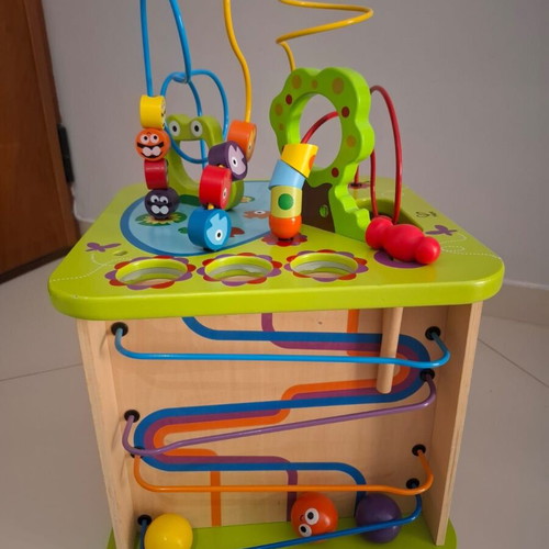 Hape Totally Amazing wooden activity cube Country Critters