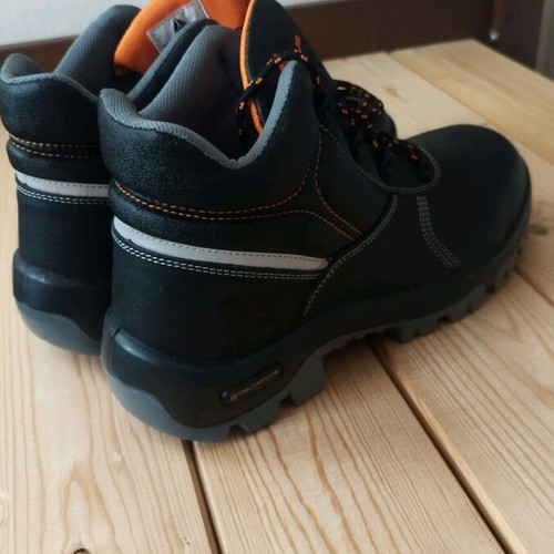 Delta Plus S3 work shoes new size 46 black orange