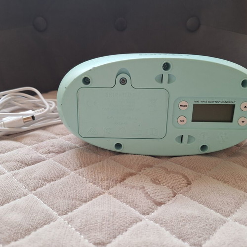 Skip Hop Dream & Shine Sleep Trainer like new, 4-in-1 night light