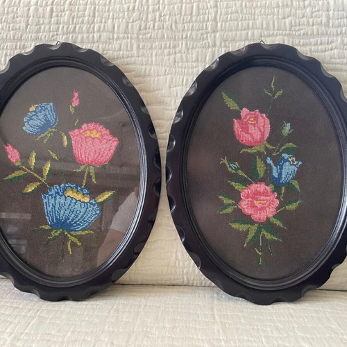 Decorative wall frames like new, set of 2
