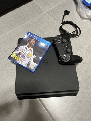 PlayStation 4 με χειριστήριο και FIFA18 μεταχειρισμένο, πολύ καλή κατάσταση