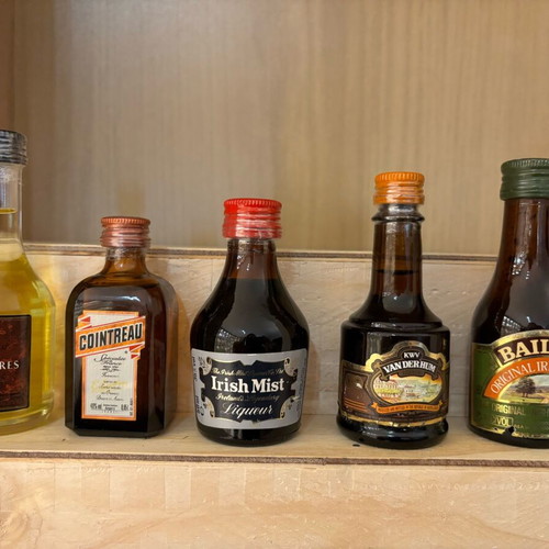 Miniature liquor bottles like new, pack of 15, 50ml