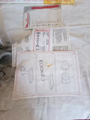 Moulinex HV6 (DR7) electric meat grinder with box