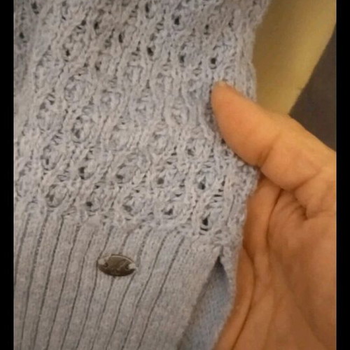 American Eagle knitted sweater like new, size S, sky blue