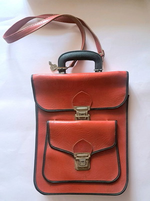 Leather vintage 70s school bag used, red color