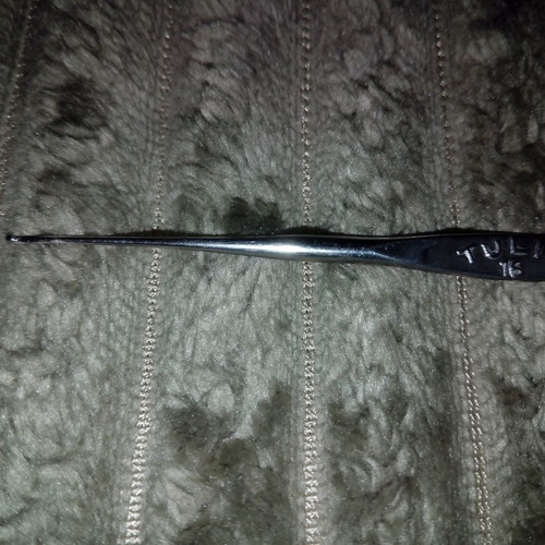 Tulip crochet hook number 16 (0.8 mm) like new