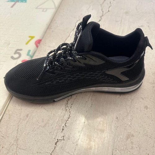 Black Athletic Shoes Size 42 Like New