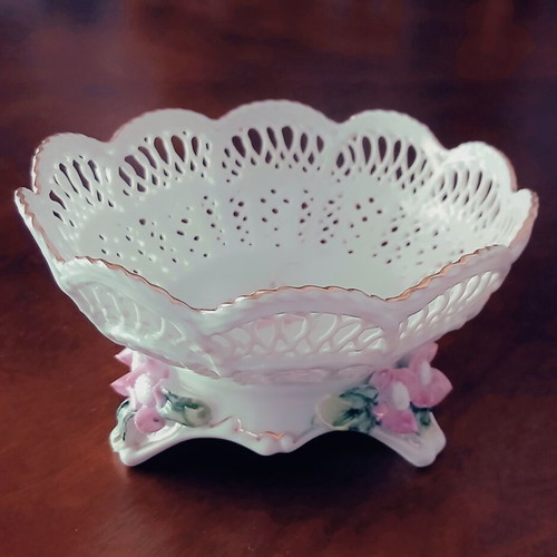 Debelly Fine Porselain Decorative Porcelain Bowl like new