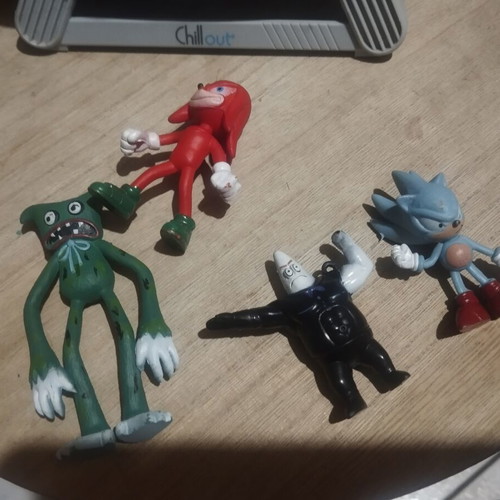 Figures set of 4 used with Sonic, Patrick, and Hakki Waki