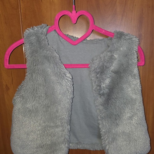 Set of 3 toddler vests like new, colorful, for 2-3 years