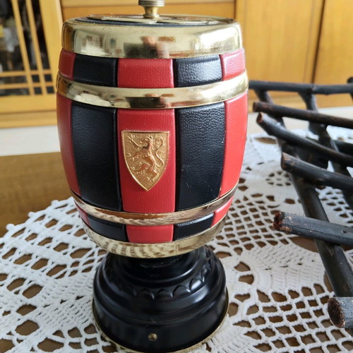 Vintage leather table tobacco box like new with gilded details