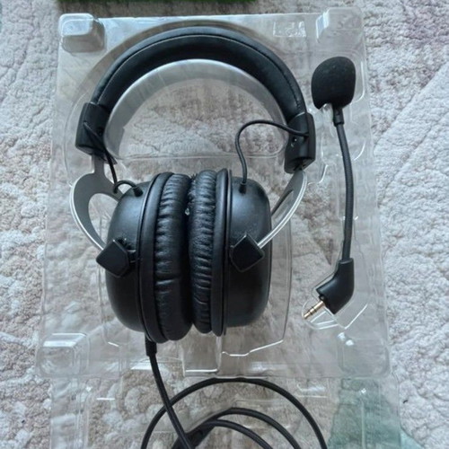 HyperX Cloudx Xbox Over Ear Gaming Headset new with 3.5mm connection