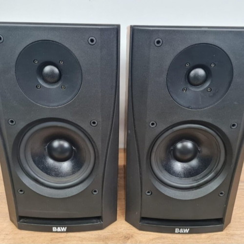 B&W DM 302 speakers like new, 100 watt, 8 ohm, 91db