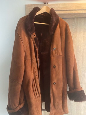 Women's brown mouton fur coat like new, size 42, oversized fit