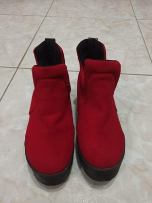 Women's red ankle boots like new, size 37
