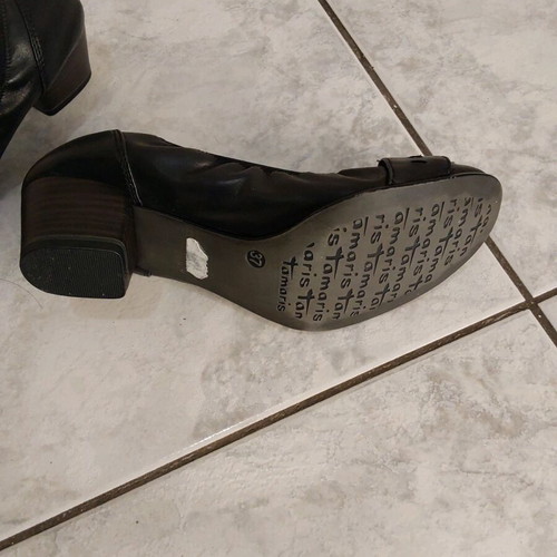 Brand new leather shoes Tamaris size 37. At a lower price for only a few days.