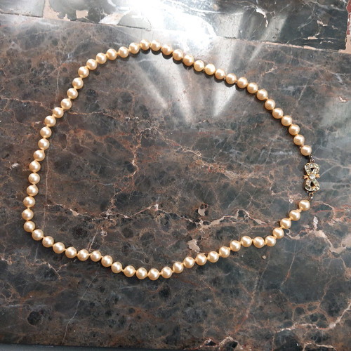 Necklace with Majorca pearls like new, 45 cm, gold color