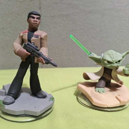 Disney Infinity Star Wars 7 figures like new with base