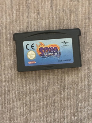 Spyro Season of Ice Nintendo Game Boy Advance game