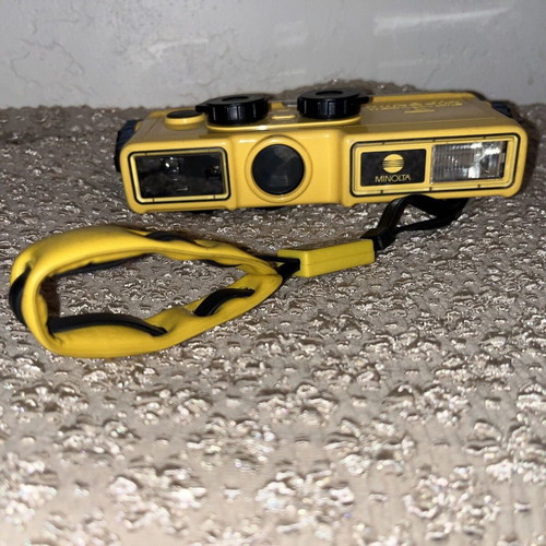 Minolta Weathermatic A vintage waterproof camera 1982 like new