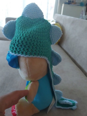 Handmade knitted dinosaur hat for 1-2 years old, new
